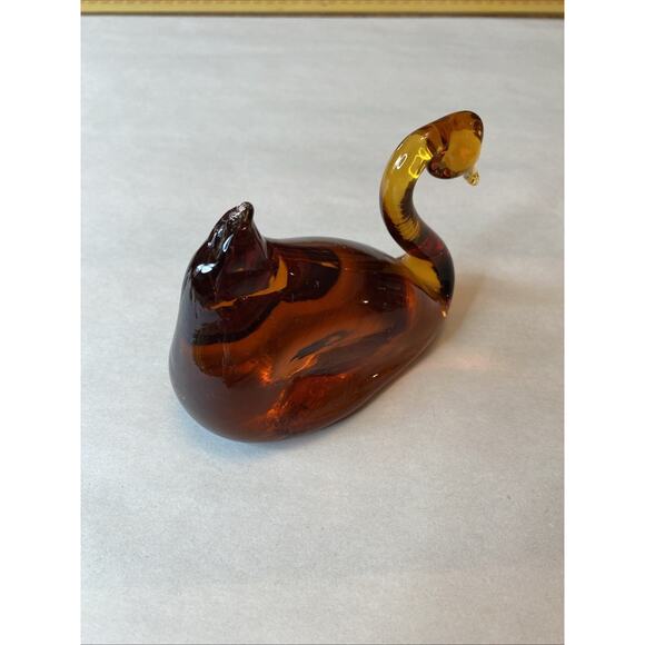 Vintage Pilgrim Hand Blown Glass Amber Swan Bird Colored Art Amber Paper Weight - Picture 8 of 15